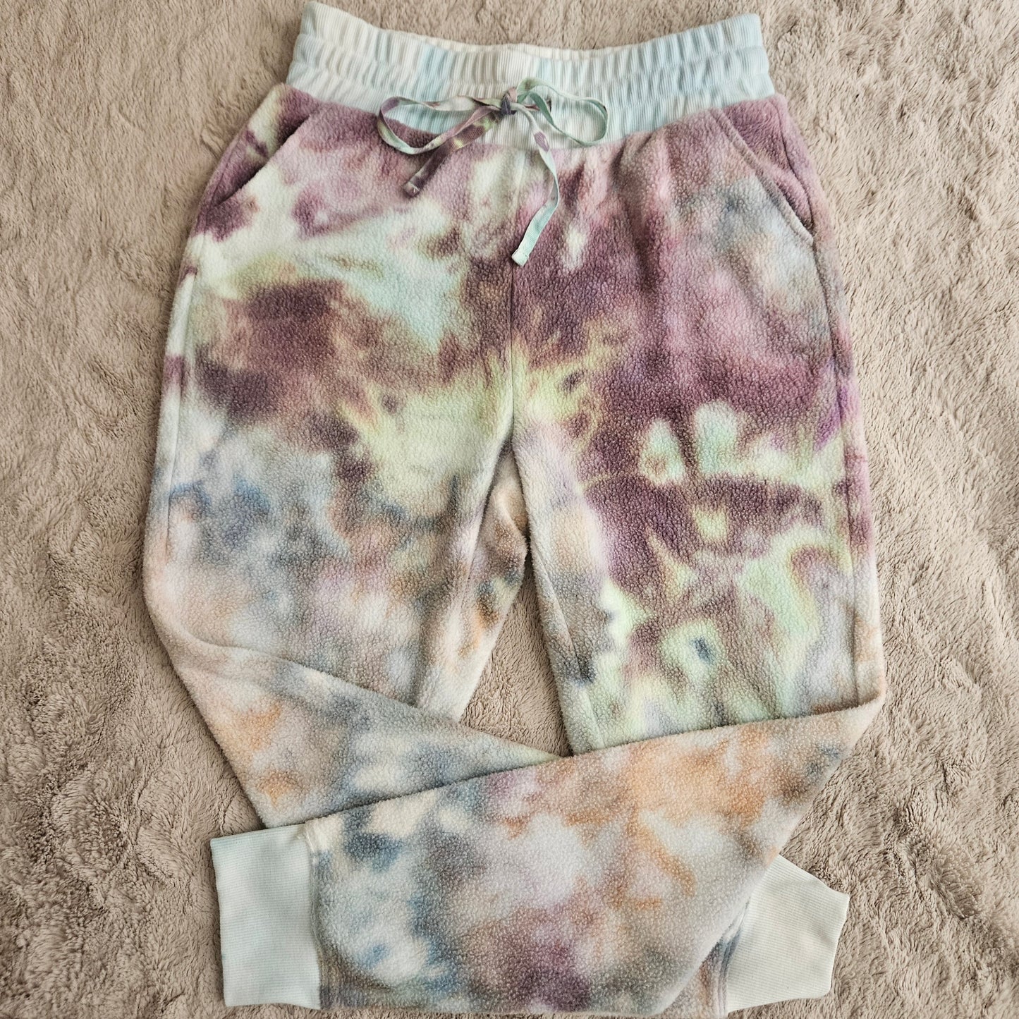 SM ICE DYED FUZZY TRACKSUIT